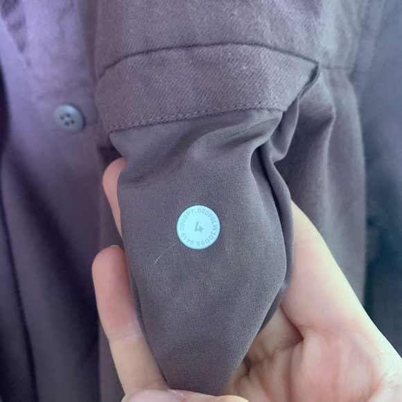 Lululemon women’s button up size 4 - Picture 5 of 9